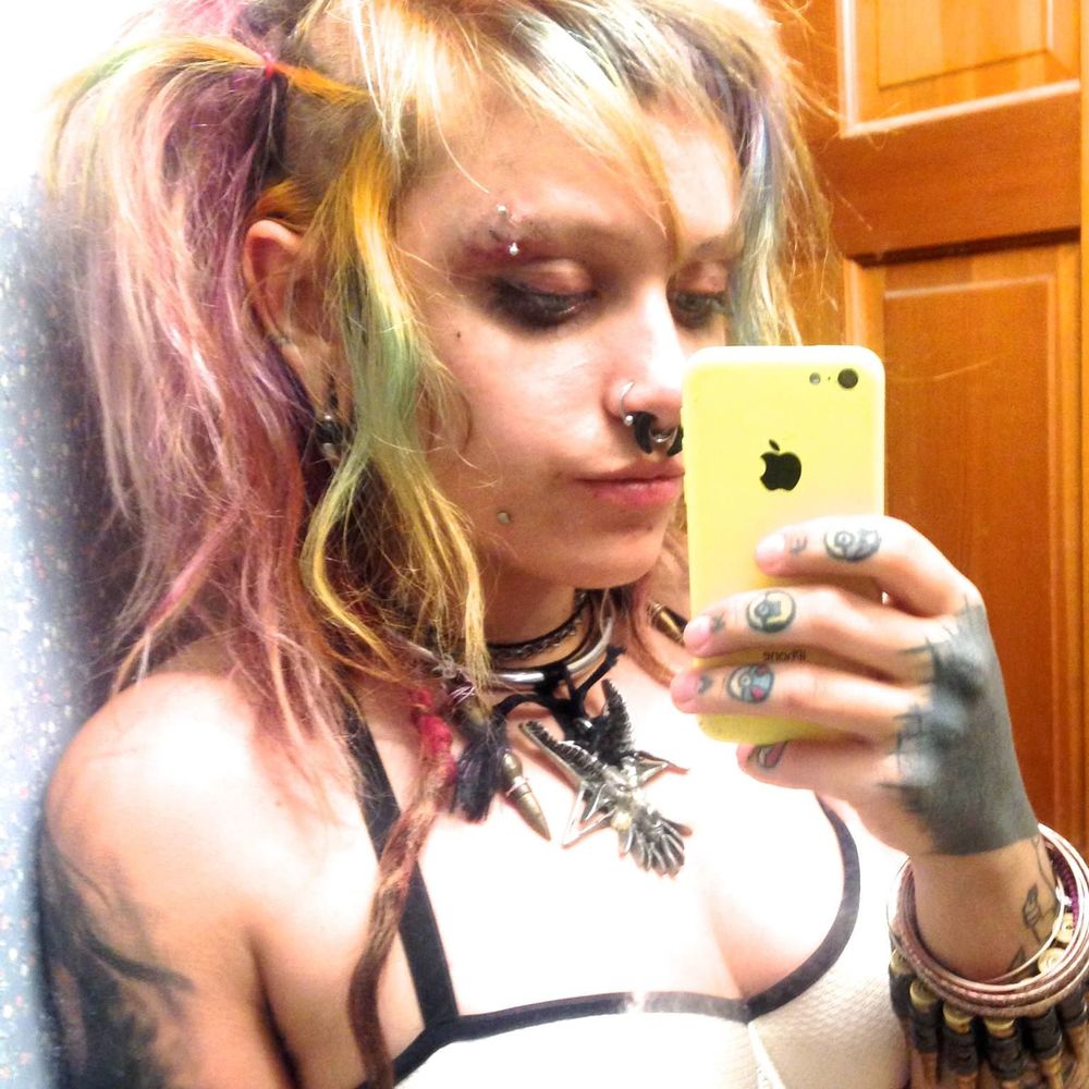 Meet your Posher, Nina